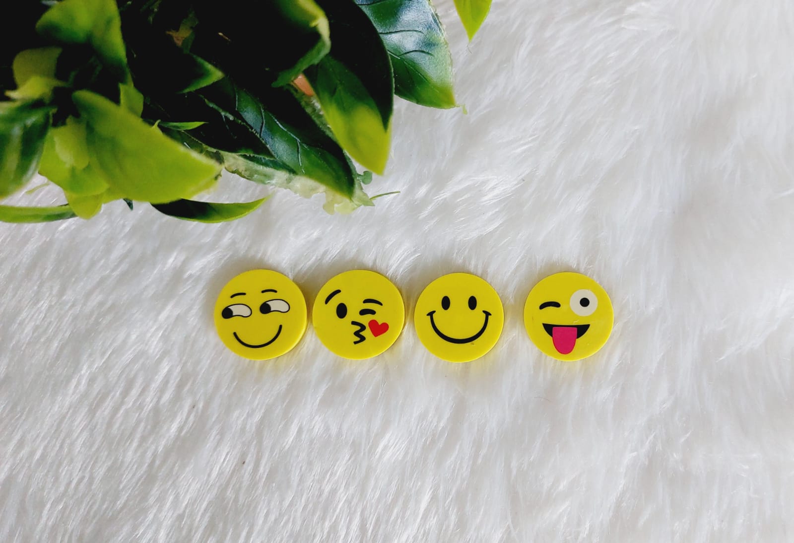 Smiley Eraser (4 Pcs) - 1 Pack - Image 5