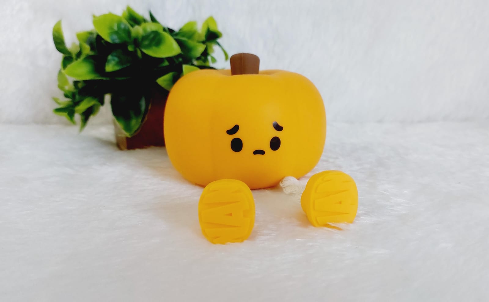Pumpkin Silicon Touch Lamp - Image 3