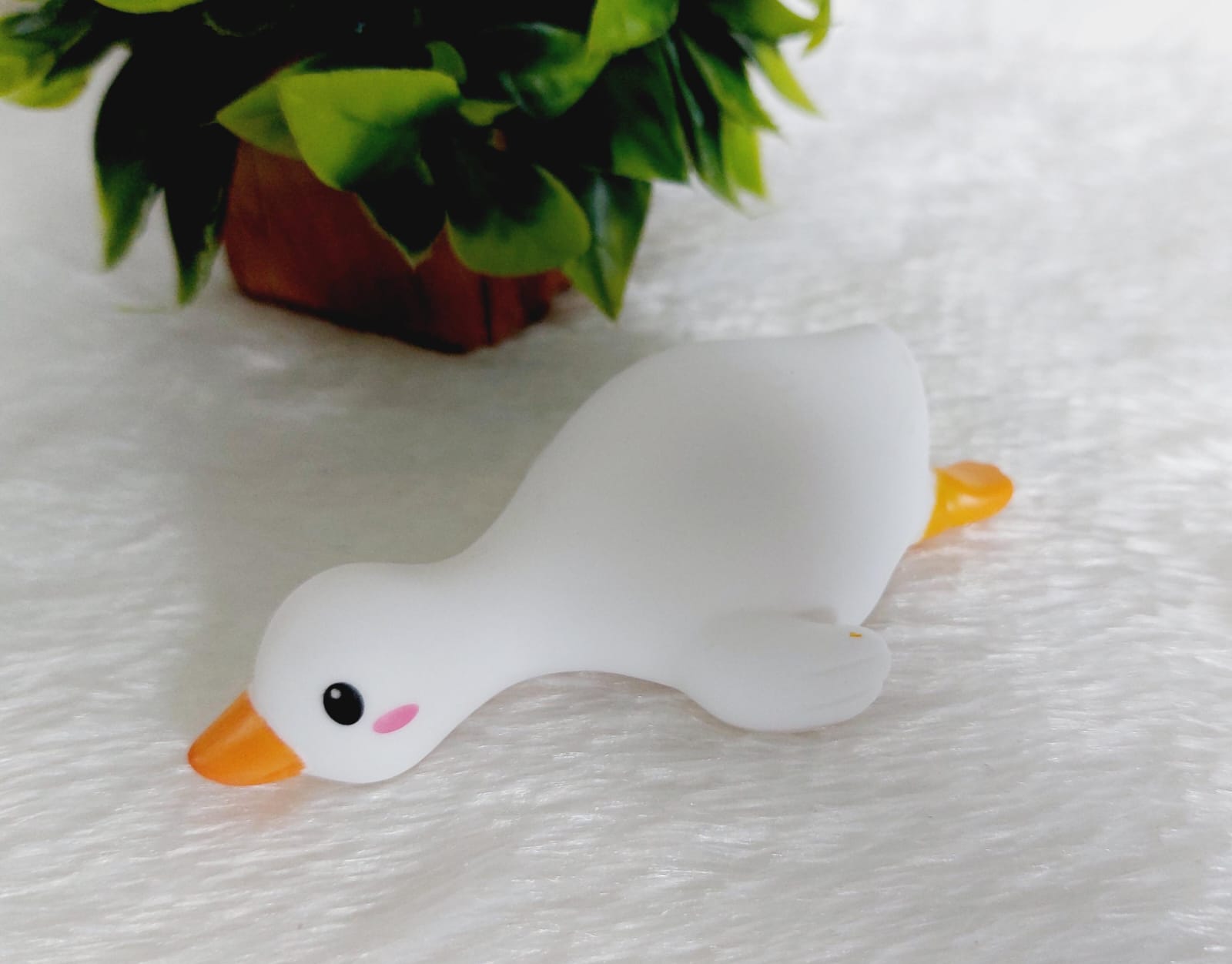 Mini Sleeping Duck Lamp - Image 3