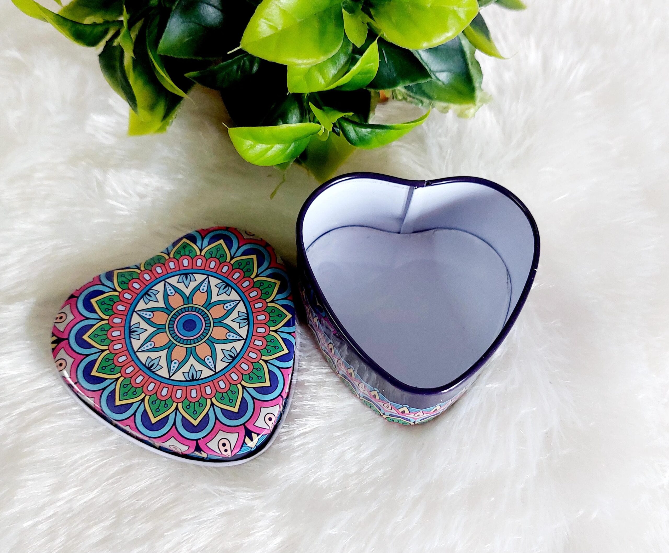 Heart Shaped Tin Box - Random Design - Image 8