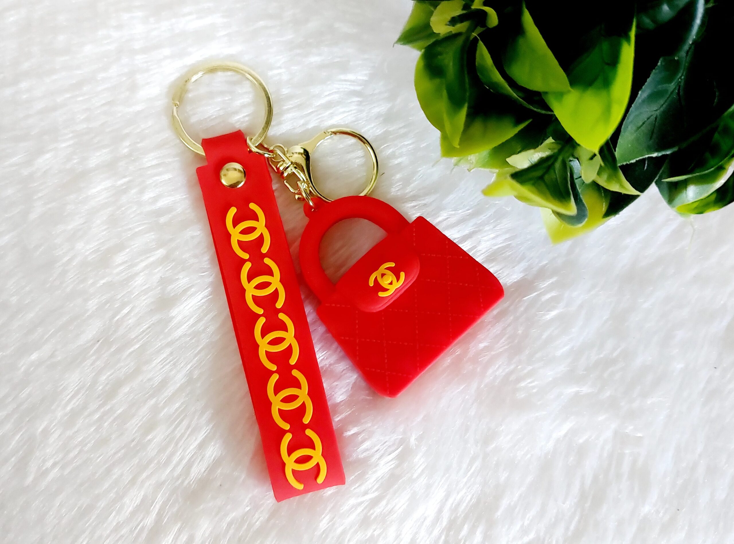Red Handbag Keychain - Image 4