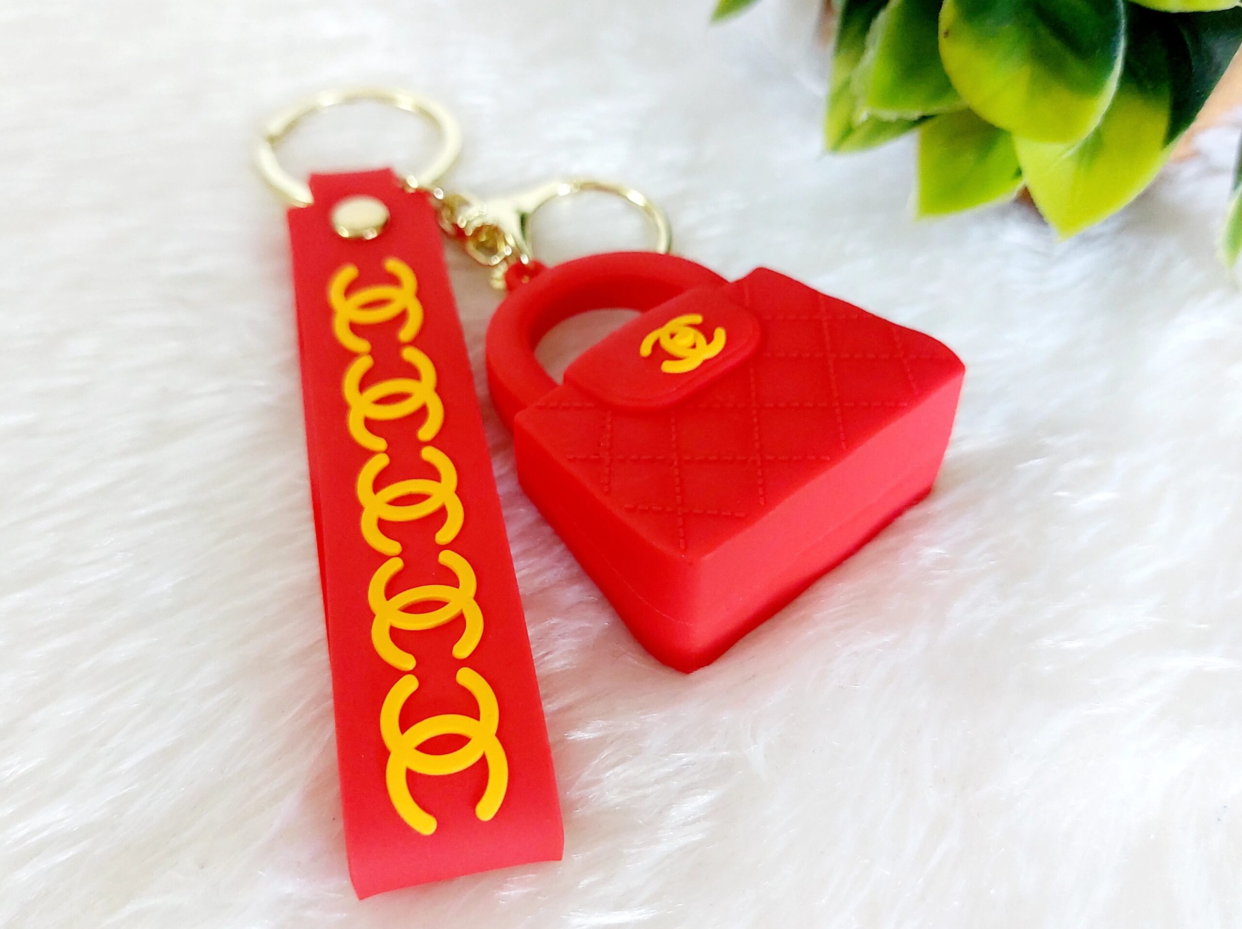 Red Handbag Keychain - Image 5