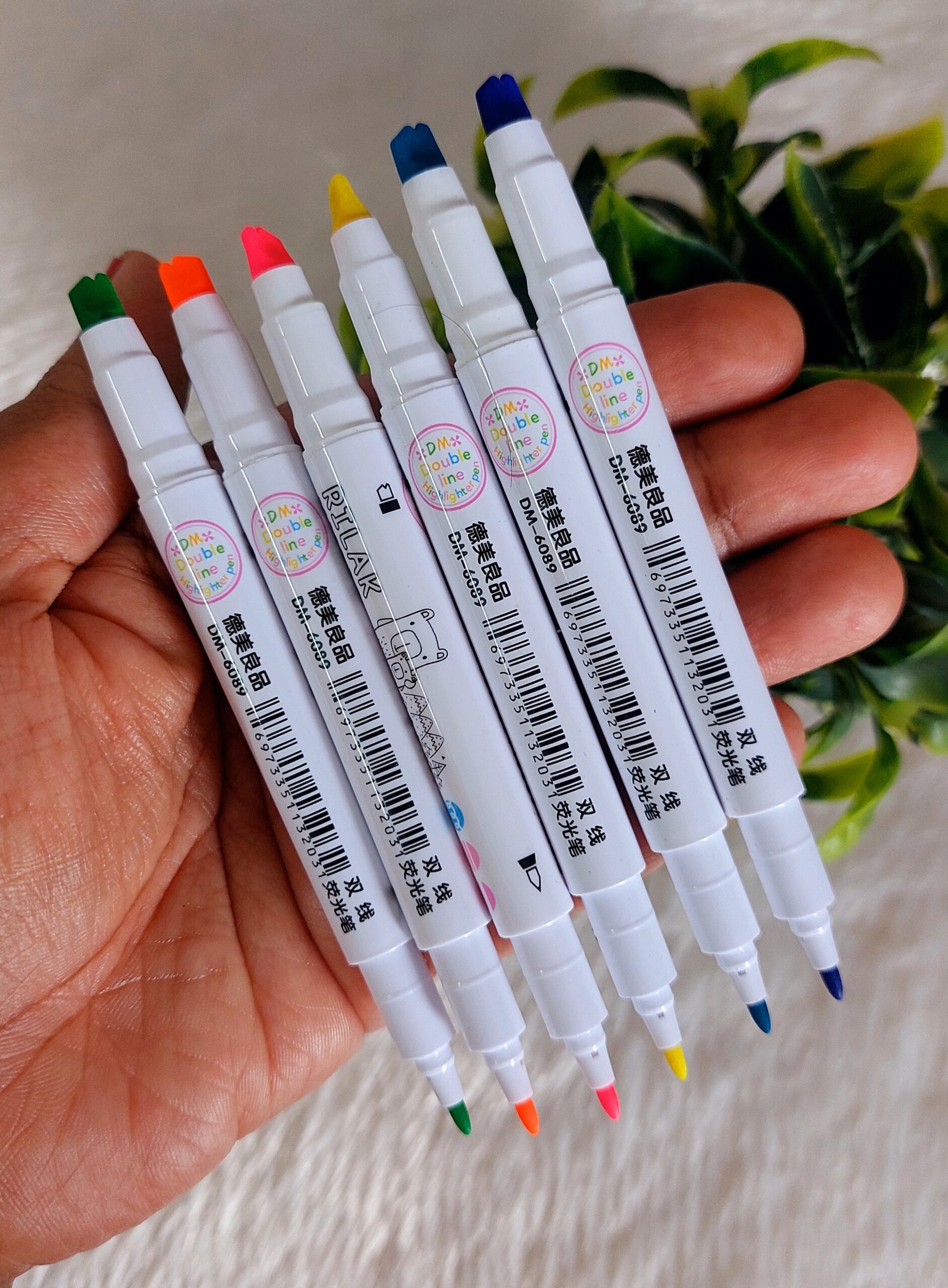 Macroon Highlighter | Retro Style | Double Lines Highlighter | Writes in 4 style | 6 Pens - Image 3